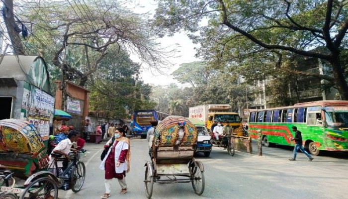 যানবাহনের উচ্চমাত্রার হর্নে অতিষ্ঠ ঢাকা আলিয়ার আবাসিক শিক্ষার্থীরা