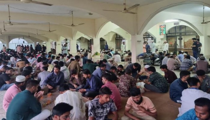 ছয় শতাধিক শিক্ষার্থীর অংশগ্রহণে বাকৃবি ছাত্র শিবিরের গণ ইফতার কর্মসূচি