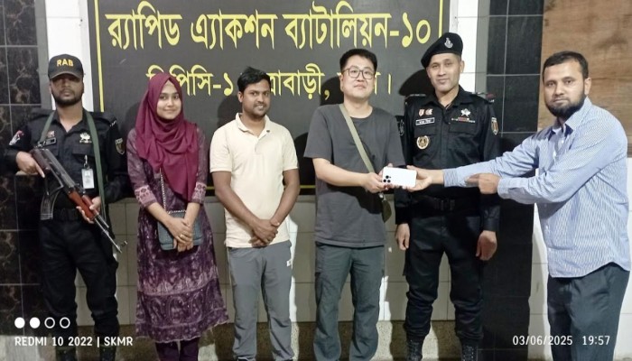 চীনা নাগরিকের হারিয়ে যাওয়া মোবাইল ৪৮ ঘন্টার মধ্যে উদ্ধার করেছে র‌্যাব।