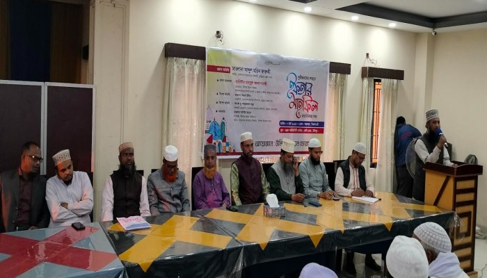 সুধীজনদের সম্মানে উলিপুর উন্নয়ন ফোরামের ইফতার মাহফিল ও মতবিনিময় সভা অনুষ্ঠিত