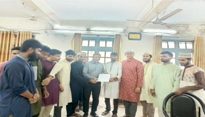 লাইব্রেরী ও বই সংকটে ঢাকা আলিয়ার হল পাঠাগার