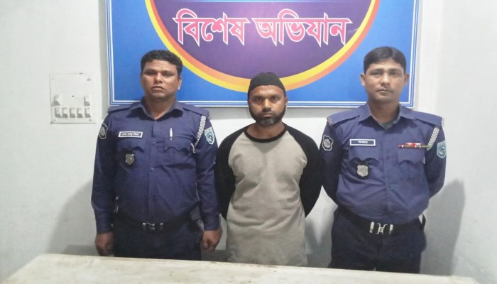 তুহিন বড়ুয়ার গানে বিজয় সরকার।