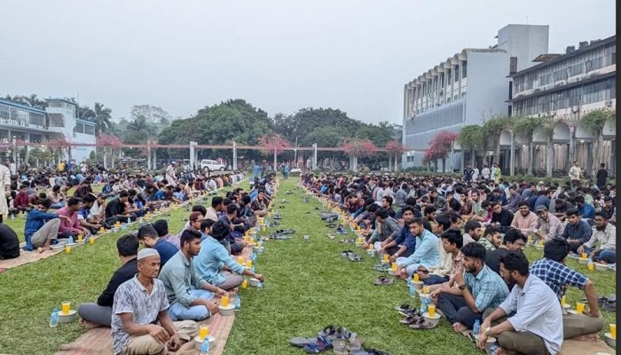 বাকৃবিতে শাখা ছাত্রদলের উদ্যোগে দোয়া ও ইফতার মাহফিল অনুষ্ঠিত