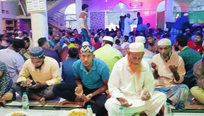 রাজাপুরে কৃষি শ্রমিক ইউনিয়নের ইফতার মাহফিল অনুষ্ঠিত