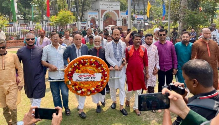 স্বাধীনতা দিবসে সিলেট জেলা বিএনপির পুষ্পস্তবক অর্পণ