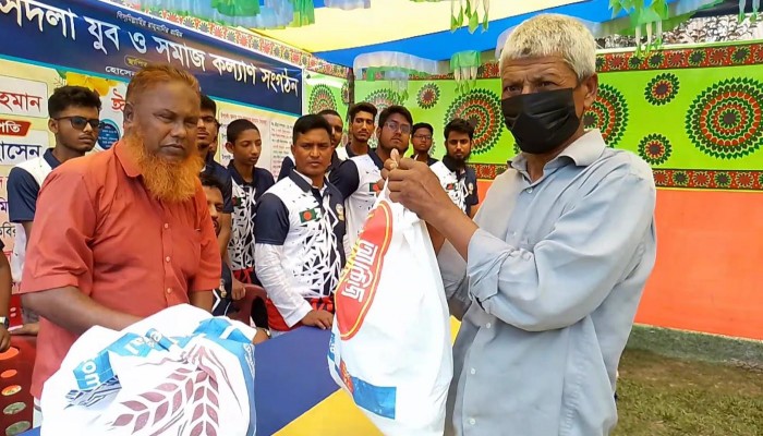 ‎টান সিদলা যুব ও সমাজ কল্যাণ সংগঠন'র ঈদ উপহার বিতরণ
