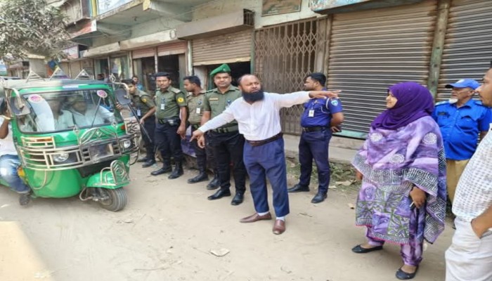 ​বুড়িচংয়ে পরিবহনে মোবাইল কোর্ট পরিচালিত