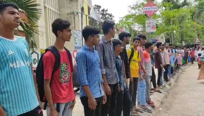 ​ফিলিস্তিনিদের গণহত্যার প্রতিবাদে কচুয়া উপজেলা ছাত্র দলের বিক্ষোভ