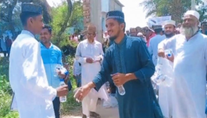 রাঙ্গাবালীতে এসএসসি পরীক্ষার্থীদের সুপেয় পানি বিতরনে ছাত্রশিবির