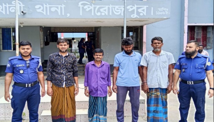 কাউখালীতে ওয়ারেনটভুক্ত আসামিসহ গ্রেপ্তার ৪