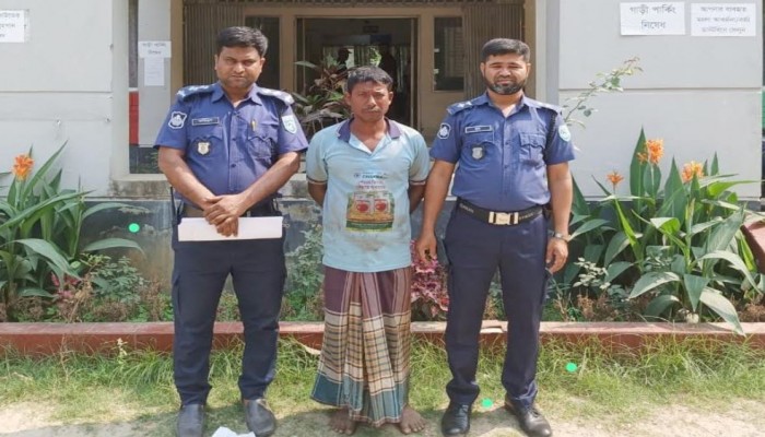 ফুলবাড়ীতে প্রতিবন্ধী শিশু ধর্ষন মমলার আসামী আটক