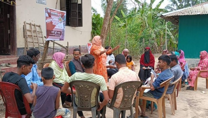 যুদ্ধ বন্ধের দাবিতে নতুনধারার গণস্বাক্ষর ও উঠান বৈঠক