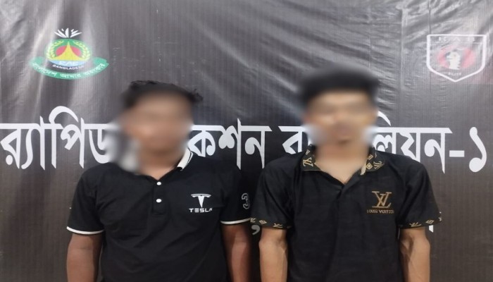কেরাণীগঞ্জে অপহরণ করে মুক্তিপণ দাবী, লক্ষ্মীপুর হতে র‌্যাব কর্তৃক ০২ জন আসামী গ্রেফতার ও ভিকটিম উদ্ধার।