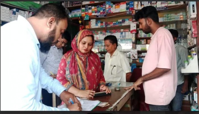ব্রাহ্মণপাড়ায় ৫ ফার্মেসিকে ২৮ হাজার টাকা জরিমানা