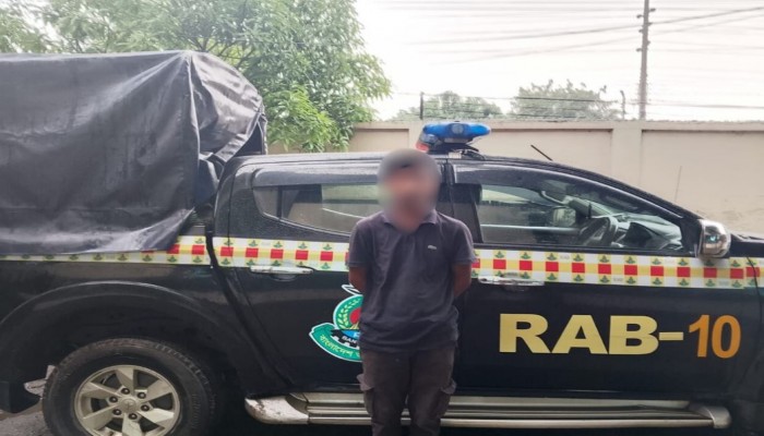 হত্যা মামলার তদন্তে প্রাপ্ত আসামী ০২ জন র‌্যাব কর্তৃক গ্রেফতার।