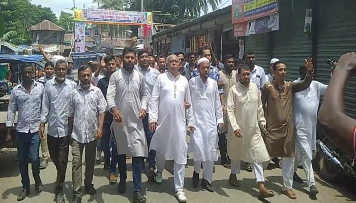 হিজলায় ঈদ পরবর্তী শুভেচ্ছা বিনিময় করলেন সাবেক এমপি মেজবাহ উদ্দিন ফরহাদ।