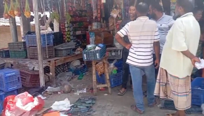 রাণীশংকৈলে যৌতুকের টাকায় প্রাইভেট কার ড্রাইভিং শিখতে গিয়ে দোকান ভাঙচুর আহত-৪ 