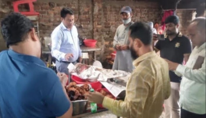 ফুলবাড়ি উপজেলায় ভ্রাম্যমান আদালতের অভিযানে তিন ব্যবসায়ীর জরিমানা