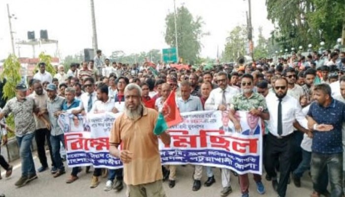 আইনশৃঙ্খলা অবনতির প্রতিবাদে পটুয়াখালীতে যুবদলের বিক্ষোভ