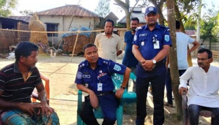 নীলা রানীর উপর হামলার ঘটনাস্থল পরিদর্শনে পুলিশ সুপার