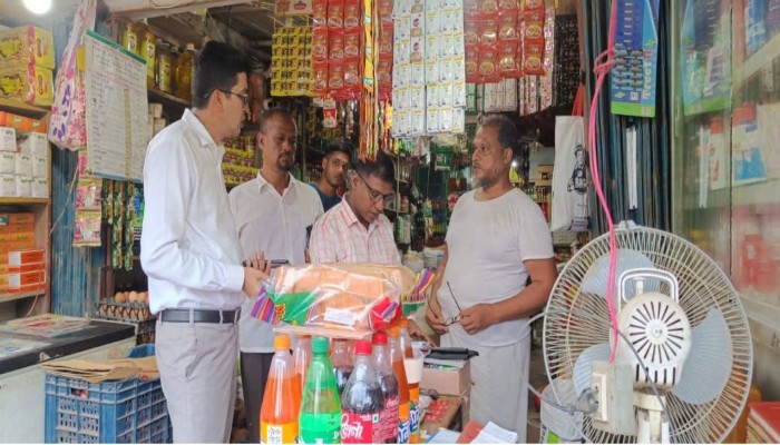 বোয়ালখালীতে ভ্রাম্যমাণ আদালত ১৬ হাজার টাকা জরিমানা।