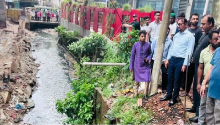 নগরবাসীকে জলাবদ্ধতা থেকে মুক্তি দিতে নালা-খাল-সড়ক সংস্কারের কাজ অব্যাহত থাকবে : মেয়র শাহাদাত
