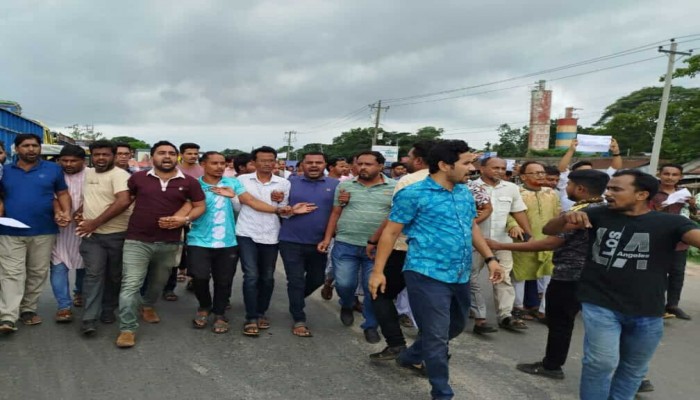 আসন পূর্ণবিন্যাসের খবরে উত্তাল বিজয়নগর।