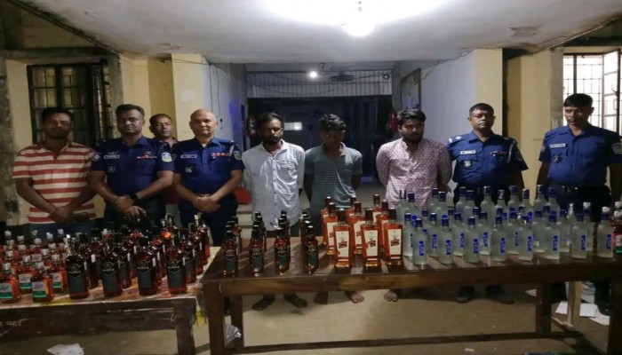 ধোবাউড়া থানা কর্তৃক ১৪৫ বোতল অবৈধ ভারতীয় মদ সহগ্রেফতার ০৩ ও পিক আপ জব্দ।