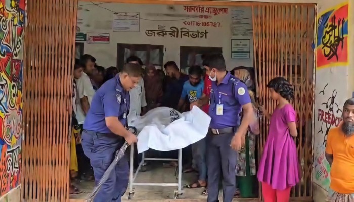 দুমকিতে গৃহবধূর রহস্যজনক মৃত্যু।