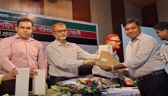 সাহসী সাংবাদিক সম্মাননা পেলেন ফেনীর সাংবাদিক নুর উল্লাহ কায়সার