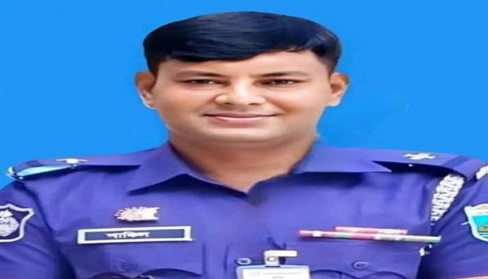 পাবনার চাটমোহর উপজেলার প্রবাসীর স্ত্রীকে নিয়ে উধাও চাটমোহর থানার এ এস আই