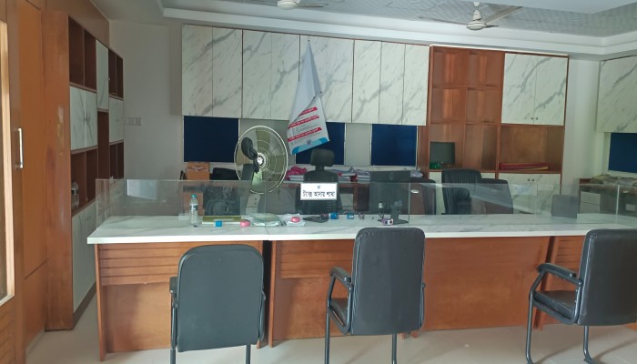বেনাপোল পৌরসভার কার্যক্রম স্থগিত সেবা না পেয়ে ক্ষুব্ধ পৌরবাসী
