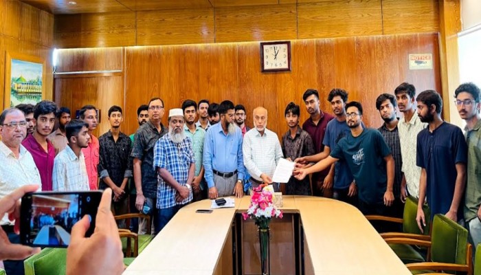 বাকসুর পূর্ণাঙ্গ তফসিলসহ ৯ দফা সংস্কার দাবি বাকৃবি শিক্ষার্থীদের