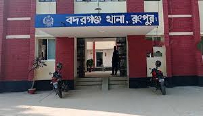 বদরগঞ্জে স্ত্রীর সাথে অভিমান করে মাদ্রাসা শিক্ষকের আত্মহত্যা