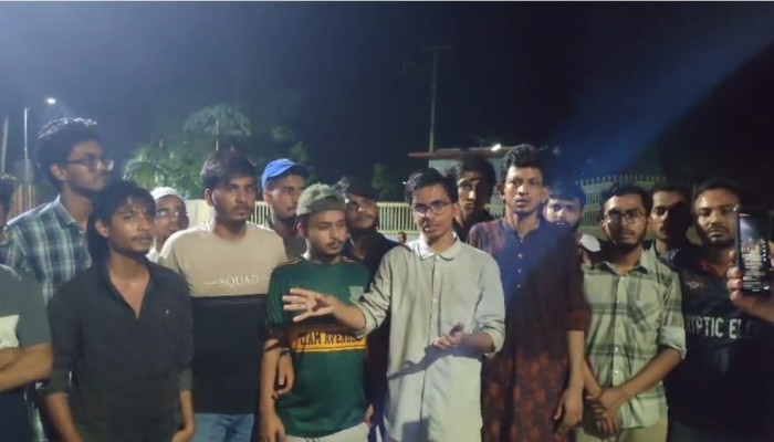 বাকৃবিতে সকাল ৮টায় কেআর মার্কেটে নতুন কর্মসূচি, হল ত্যাগের নির্দেশনা প্রত্যাখ্যান
