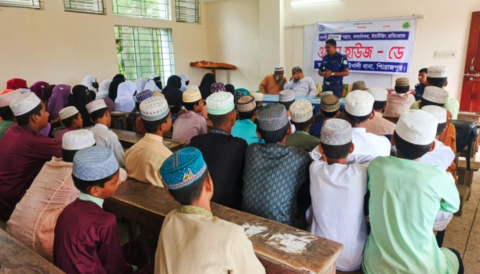 কাউখালীতে বাল্যবিবাহ ও ইভটিজিং প্রতিরোধে সচেতনতা সৃষ্টির লক্ষ্যে মতবিনিময় সভা অনুষ্ঠিত