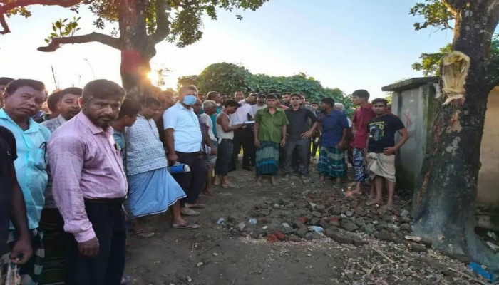 হরিপুরে রাস্তার সমস্যা সমাধান করলেন উপজেলা নির্বাহী অফিসার