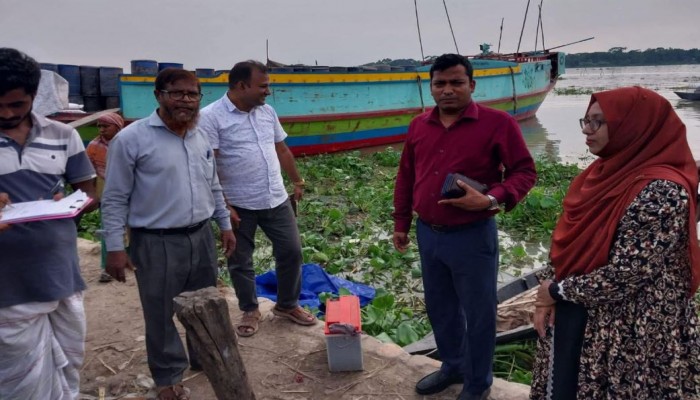 বানারীপাড়ায় ইলেকট্রিক শক দিয়ে মাছ শিকার: জেলেকে অর্থদন্ড