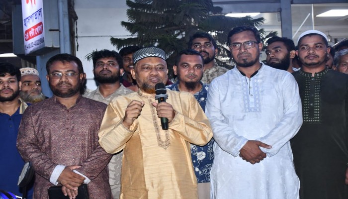 সন্ত্রাসী হামলায় ক্ষতিগ্রস্ত সোহাগ পরিবহনের কাউন্টার পরিদর্শনে জামায়াতের নেতৃবৃন্দ আইনশৃঙ্খলা পরিস্থিতি বিবেচনায় নির্বাচনের কোনো পরিবেশ নেই - ড. হেলাল উদ্দিন