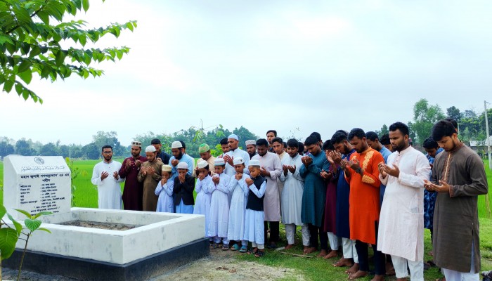 পঞ্চগড়ে পাঁচ শহীদের কবর জিয়ারত করলো ছাত্রশিবির