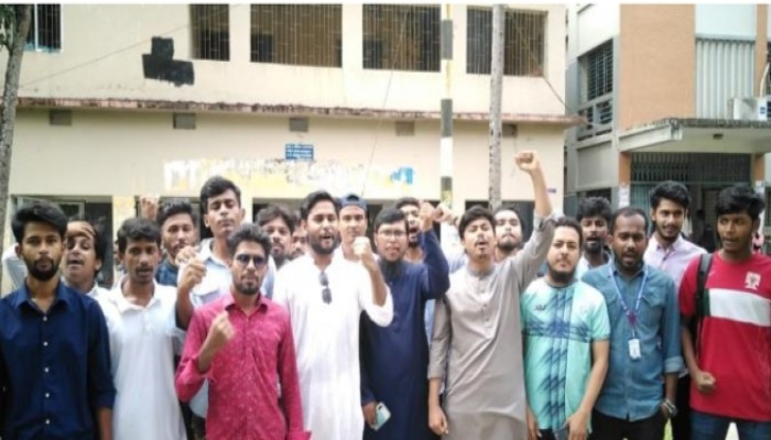 দ্রুত ডাকসু নির্বাচনের দাবি শিক্ষার্থীদের