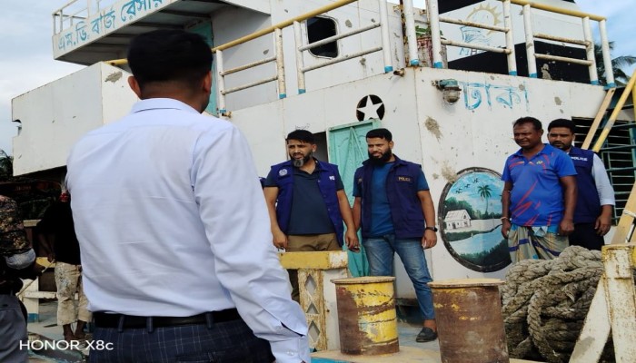 কাল‌কি‌নি‌তে নদীর তীর কে‌টে মা‌টি উ‌ত্তোল‌নের অপরা‌ধে জ‌রিমানা