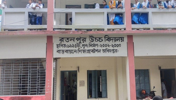 জয়পুরহাটে মোবাইলে দুই লক্ষ টাকা চাঁদা দাবী, ল্যাব অপারেটরকে বেধড়ক মারপিট, আটক-১