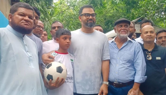 কটিয়াদীতে তারেক রহমানের উপহার পেলেন ক্ষুদে ফুটবলার জিসান, নিলেন দায়িত্ব