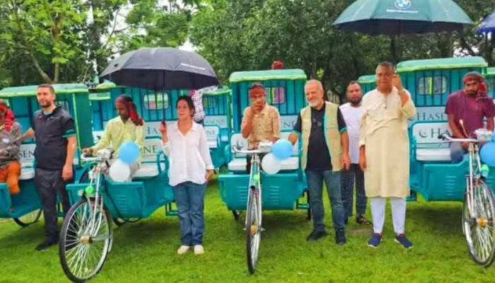 গাজীপুর শ্রীপুরে HASENE এর উদ্যোগে গরিব ও দুঃস্থদের মাঝে অটো রিকশা বিতরণ