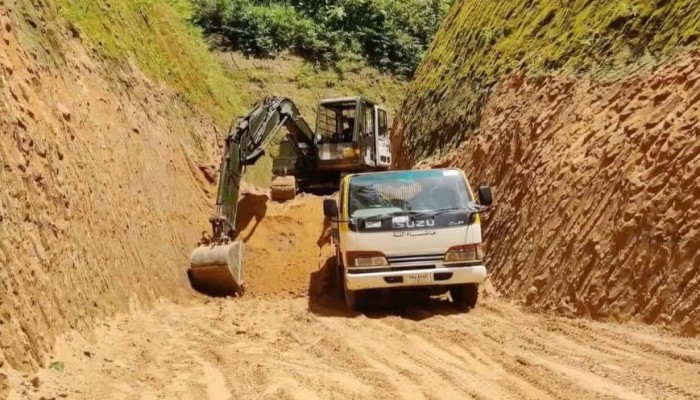 চট্টগ্রামে ১৫ বছরে পাহাড়খেখোর পেটে ৬৬টি