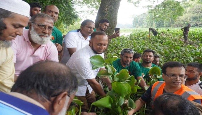 নেত্রকোণায় ধলাই নদীতে পরিস্কার- পরিচ্ছন্নতা অভিযান