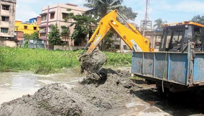 রাজশাহীতে আবারও পুকুর ভরাট