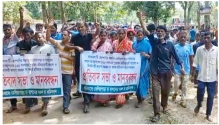 মাধবপুরে চা বাগান ও বাংলো বাঁচতে শ্রমিকদের বিক্ষোভ মিছিল