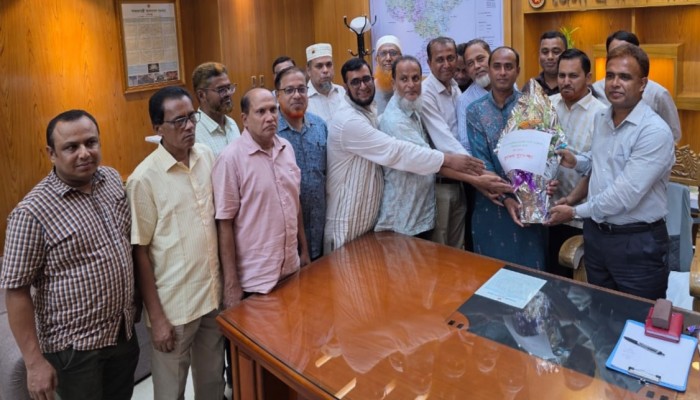 বরিশালে কালেক্টরেট সহকারী সমিতির মাহফুজুর সভাপতি ও মতিউর সম্পাদক নির্বাচিত